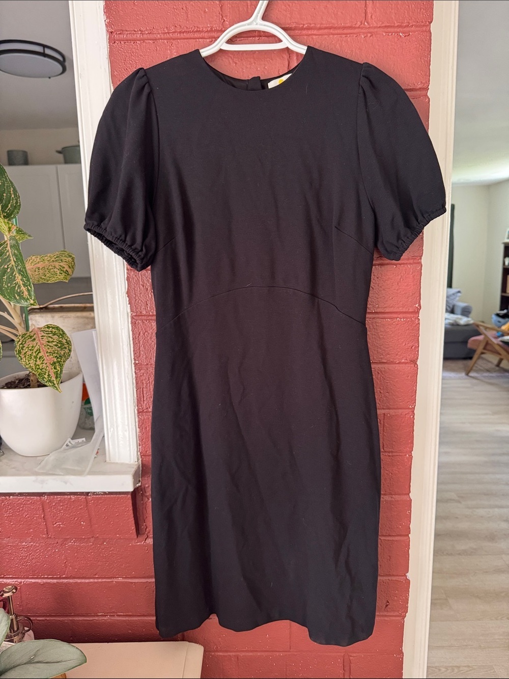 Boden 10L Black Puff-Sleeve Knee Length Dress w/ a Button Down & Peekaboo Back